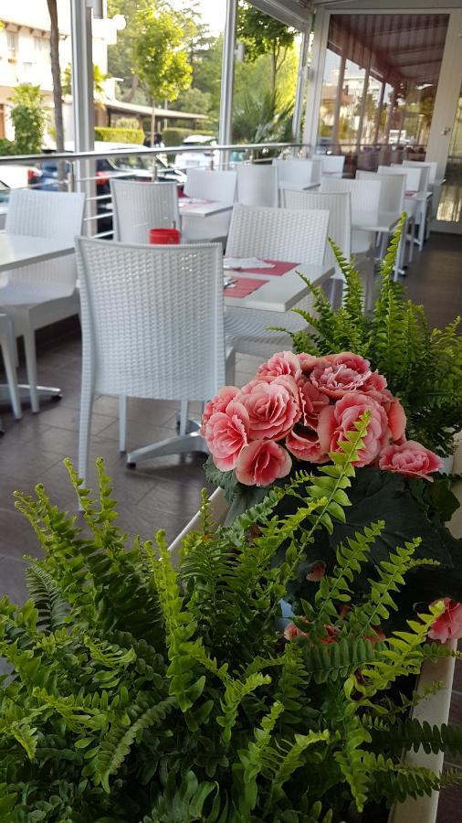 Hotel Vienna Lignano Sabbiadoro Eksteriør bilde