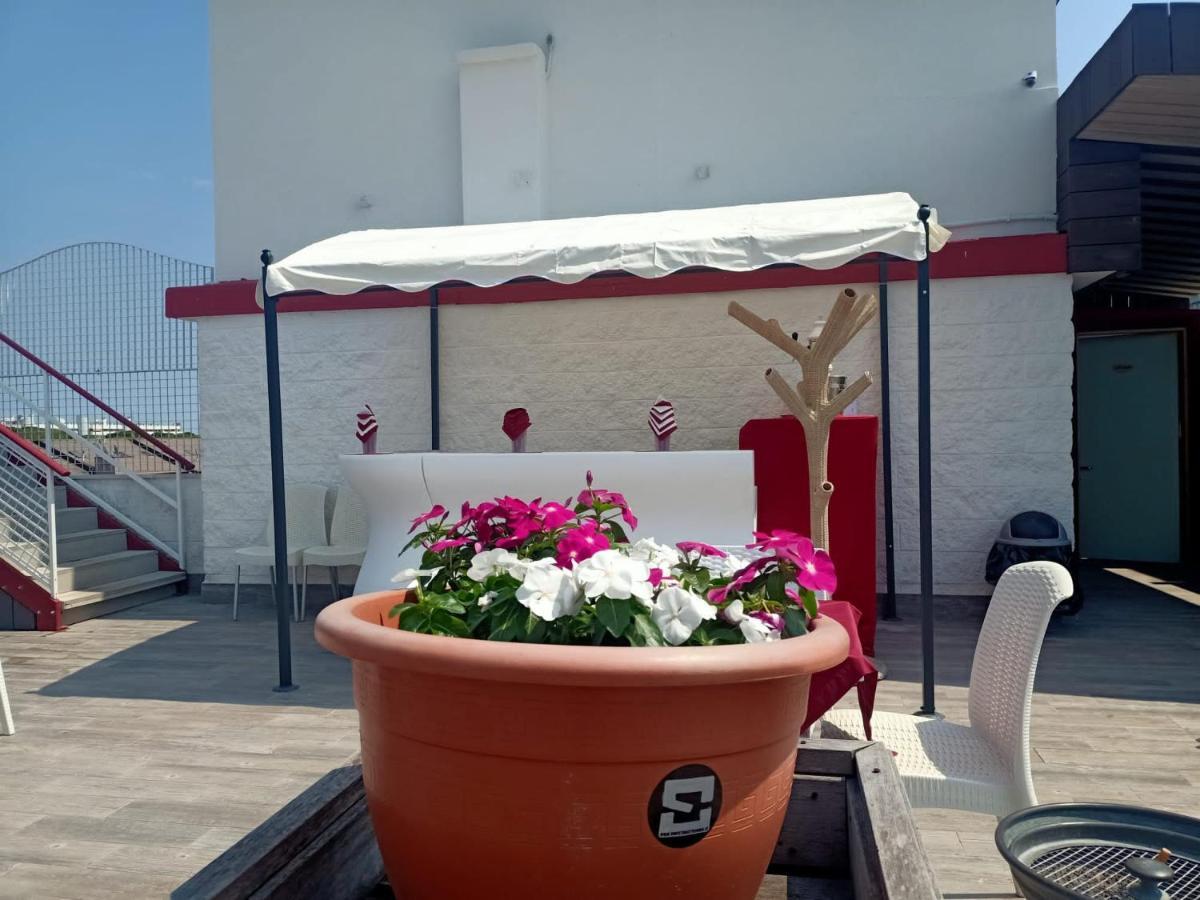 Hotel Vienna Lignano Sabbiadoro Eksteriør bilde
