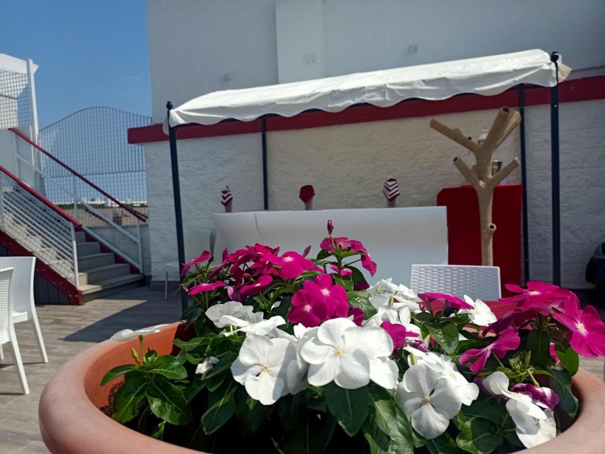 Hotel Vienna Lignano Sabbiadoro Eksteriør bilde