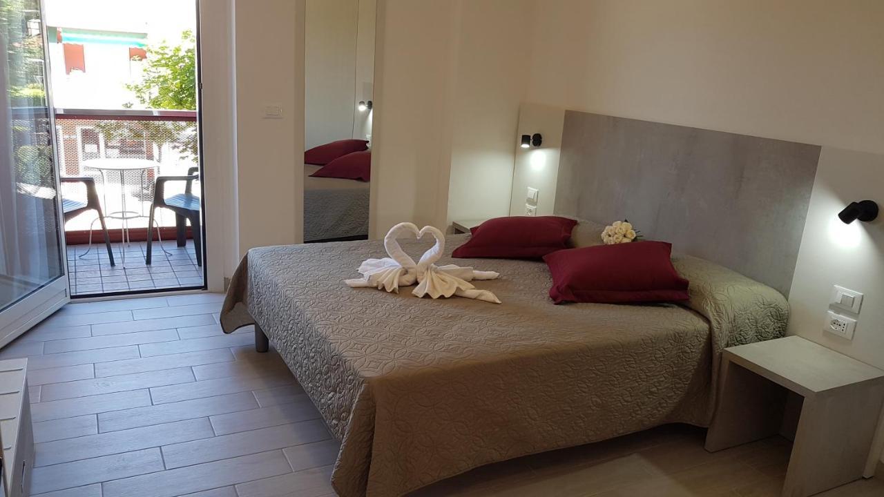 Hotel Vienna Lignano Sabbiadoro Eksteriør bilde