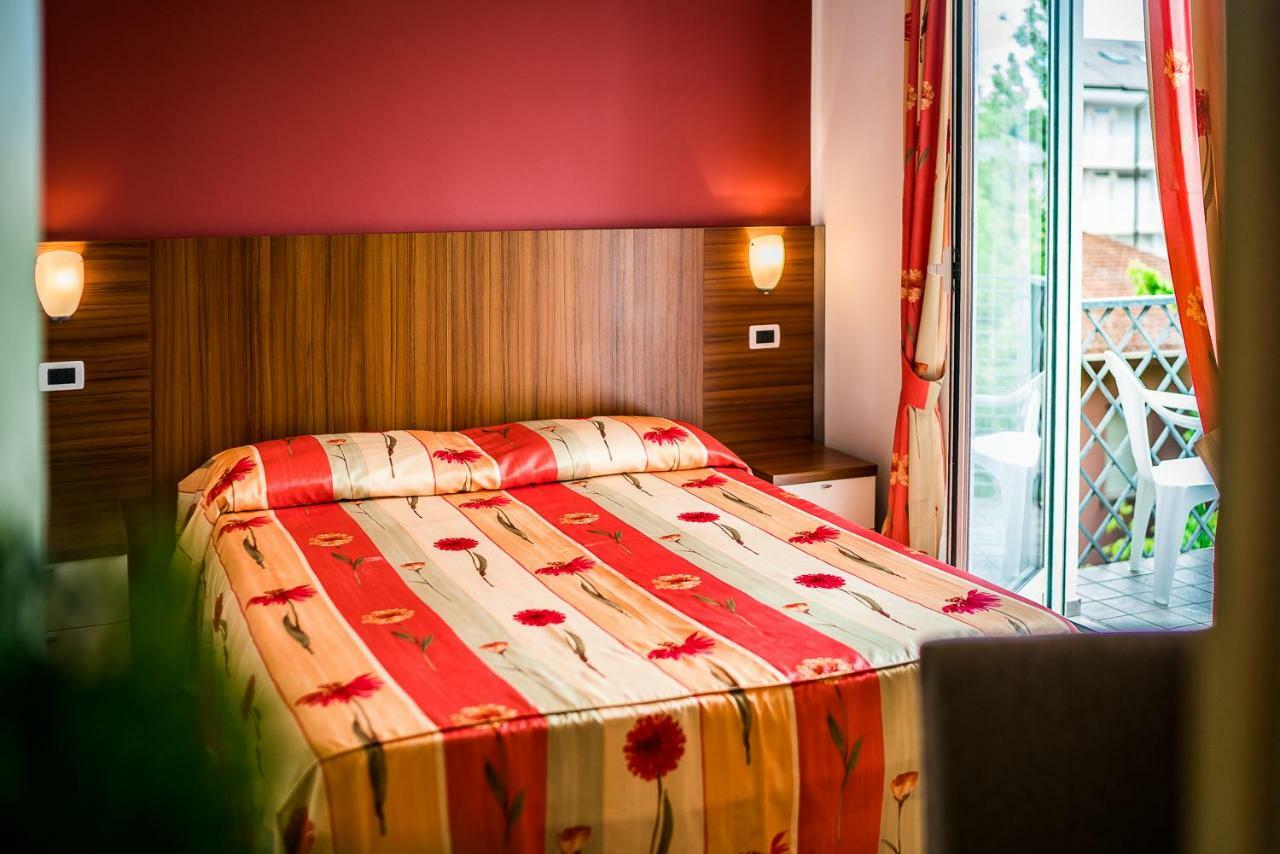 Hotel Vienna Lignano Sabbiadoro Eksteriør bilde