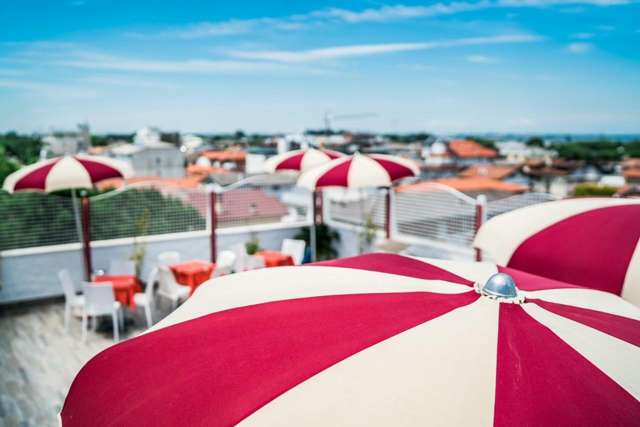 Hotel Vienna Lignano Sabbiadoro Eksteriør bilde