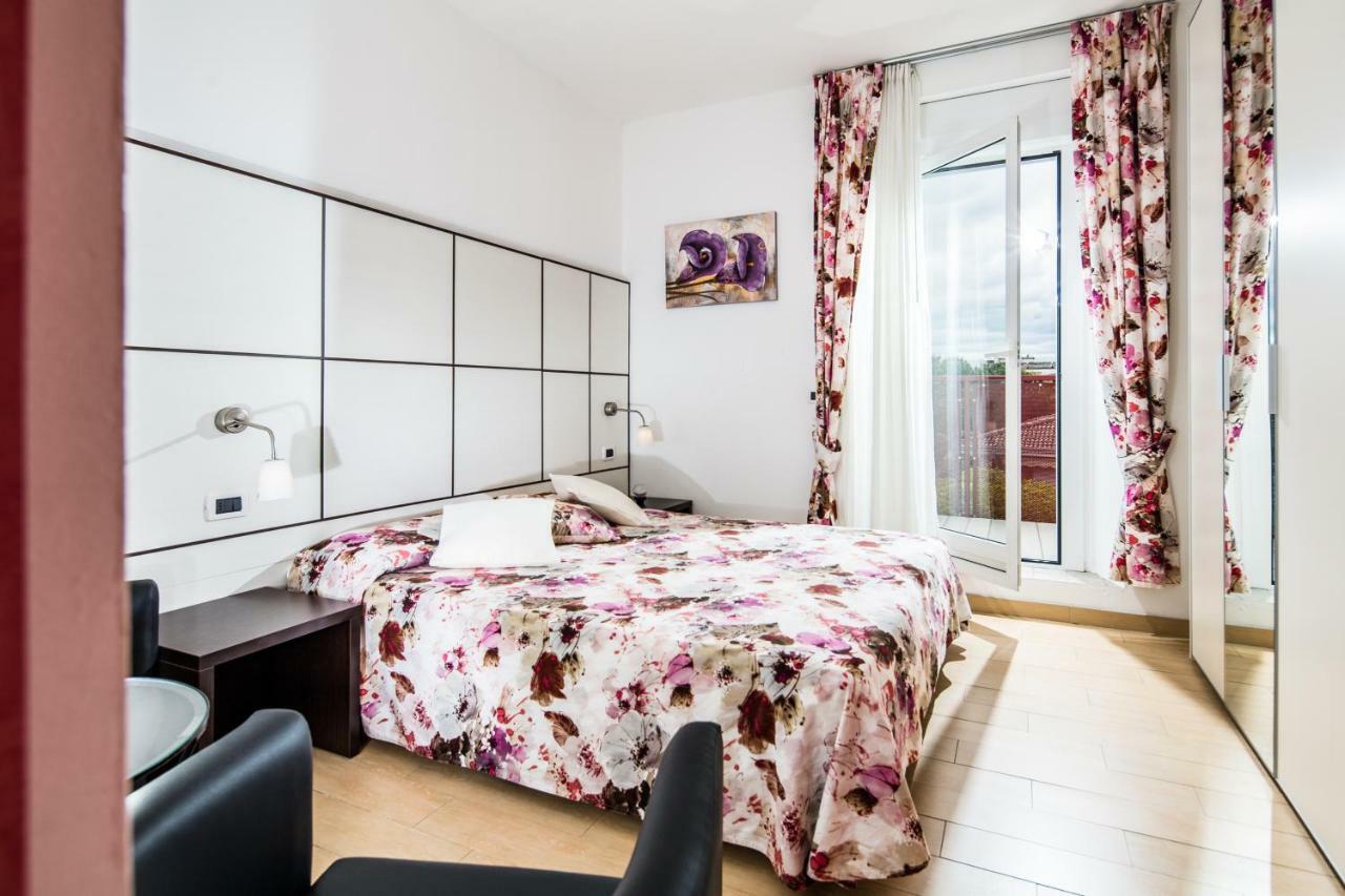 Hotel Vienna Lignano Sabbiadoro Eksteriør bilde